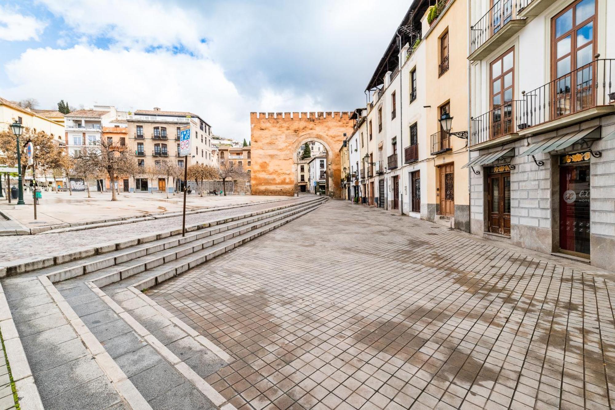 Wekey Homes Granada, Elvira Suites Centro Luaran gambar